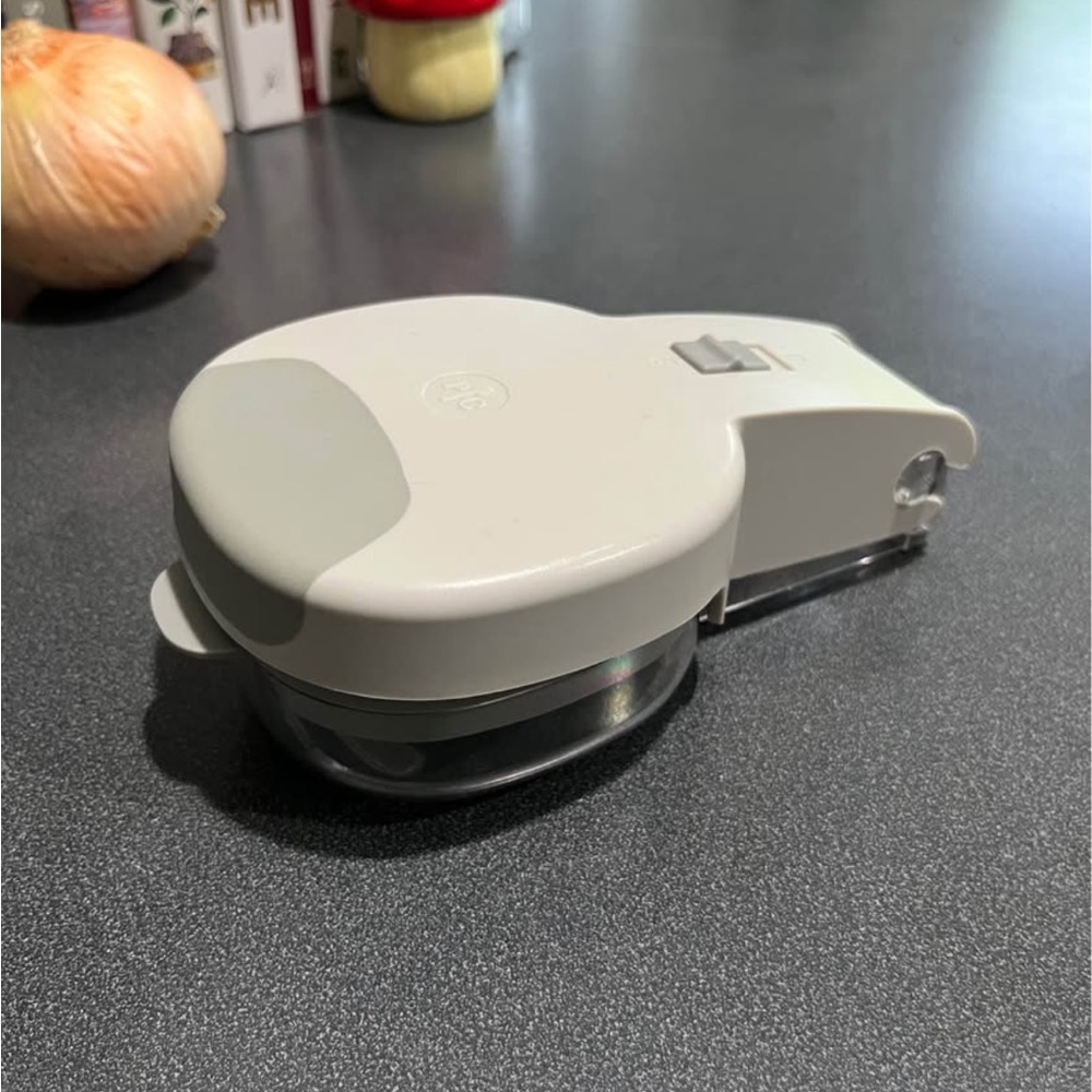 Pampered Chef Cherry or Olive Pitter